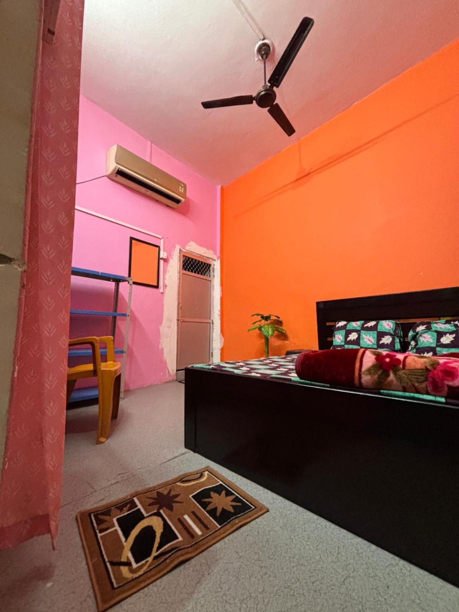 Shakuntala Guest House Ayodhya Exterior photo